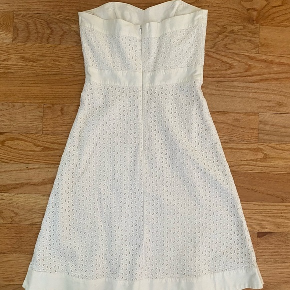 Women’s Size 2 Eyelet Dress in White - Picture 2 of 3
